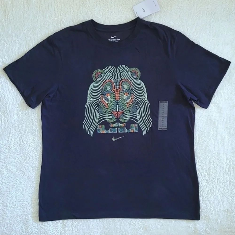 ✨️HP✨️Nike👟 x LeBron James🏀 "Strive For Greatness" Lion's Head🦁 Dri-Fit Tee